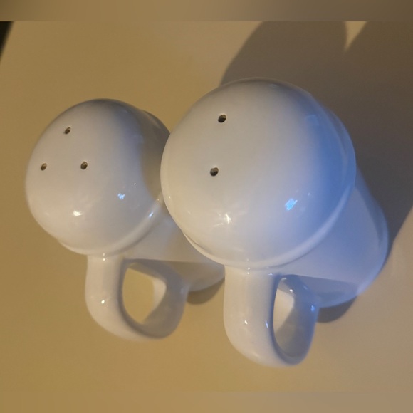 Large Rangetop Salt & Pepper Shaker Set - Picture 7 of 8